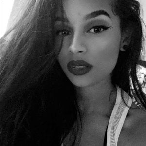 Meet your Posher, Selina